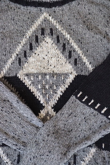 Liz Wear Black and White Sweater