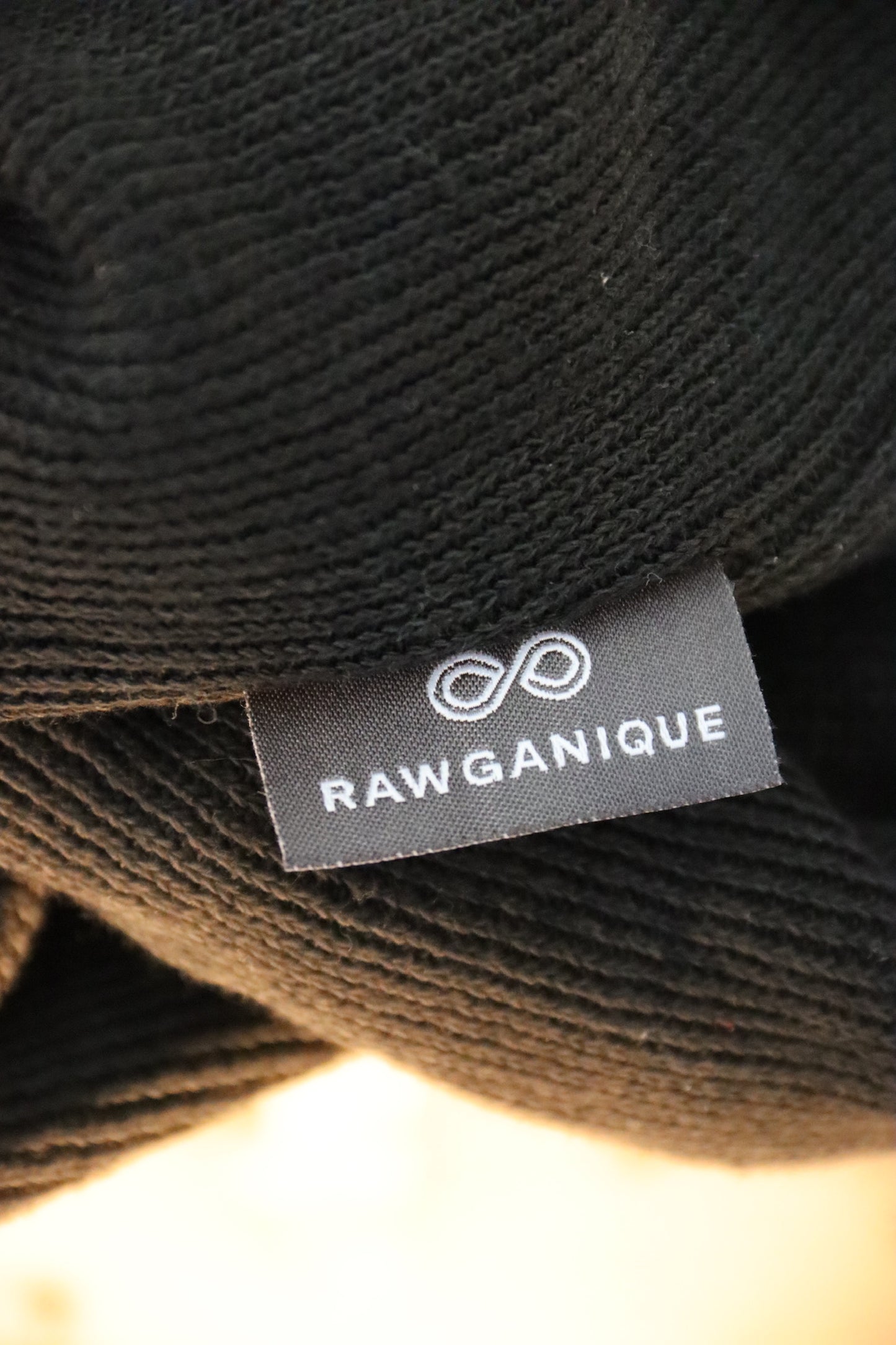 Rawganique Black Top