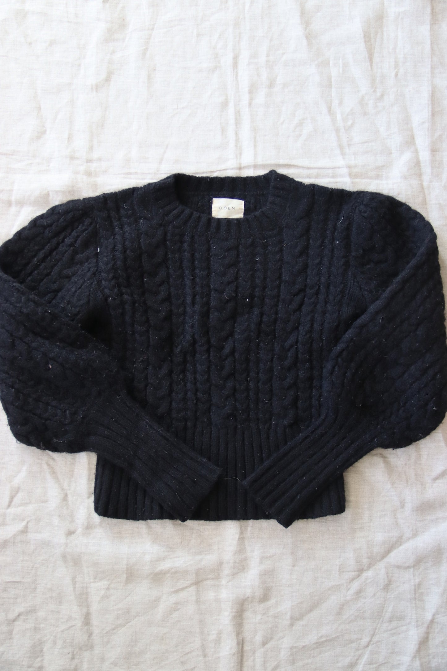Doen Black Puffed Sleeve Sweater