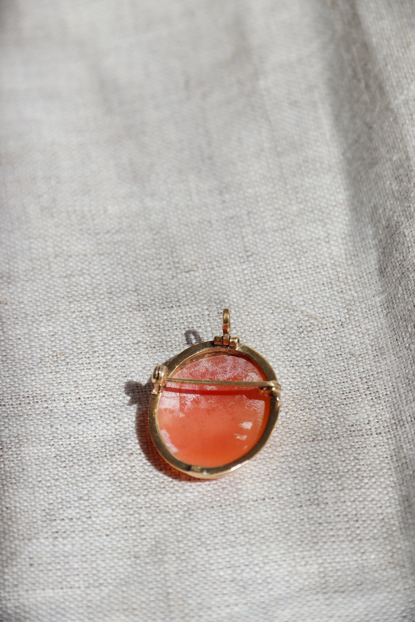Shell Cameo Converter Brooch - 18K Yellow Gold