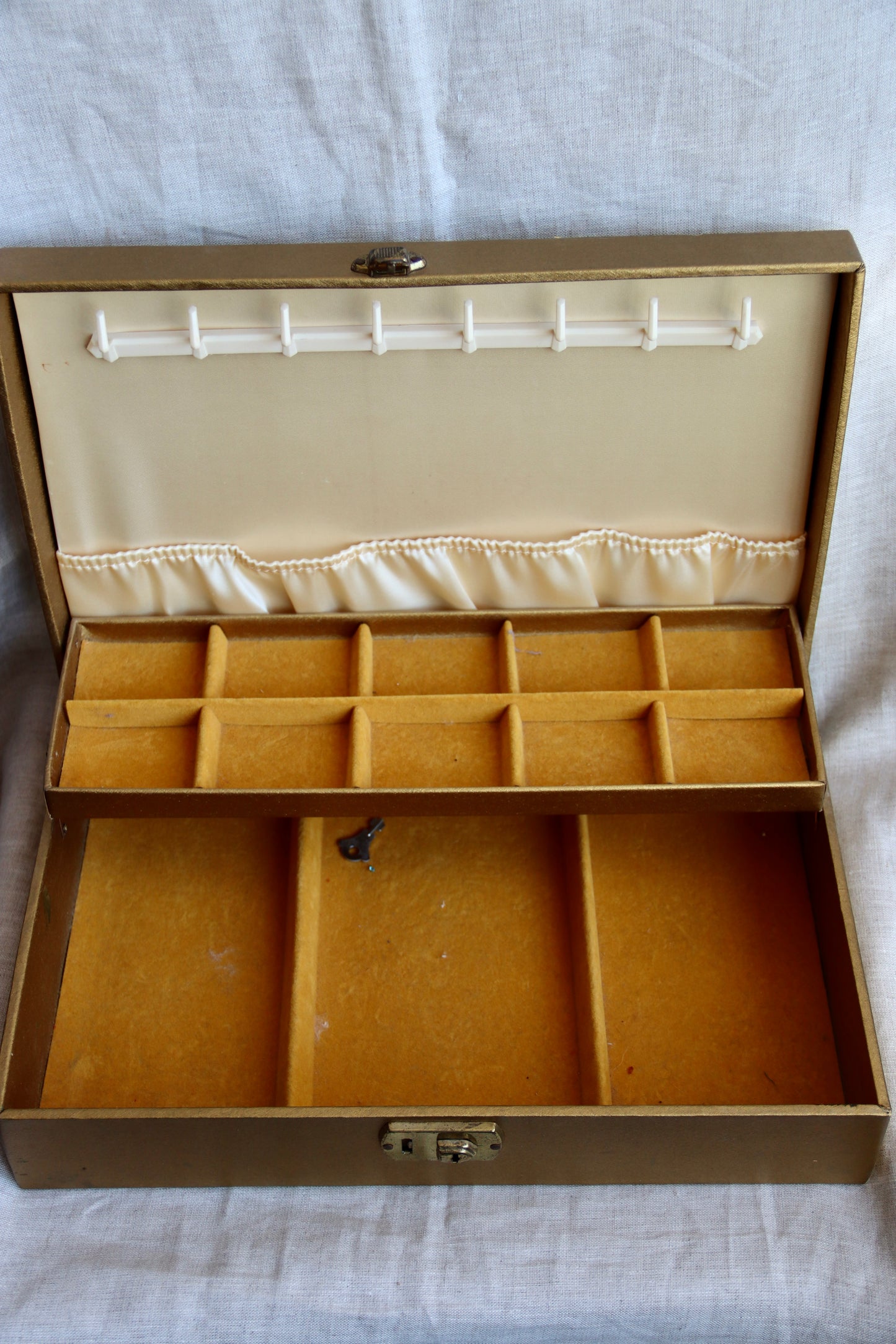 Vintage Jewelry Box