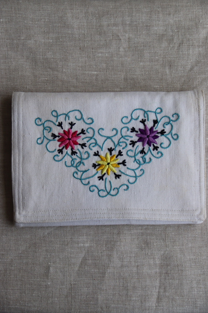 White Embroidered Floral Clutch