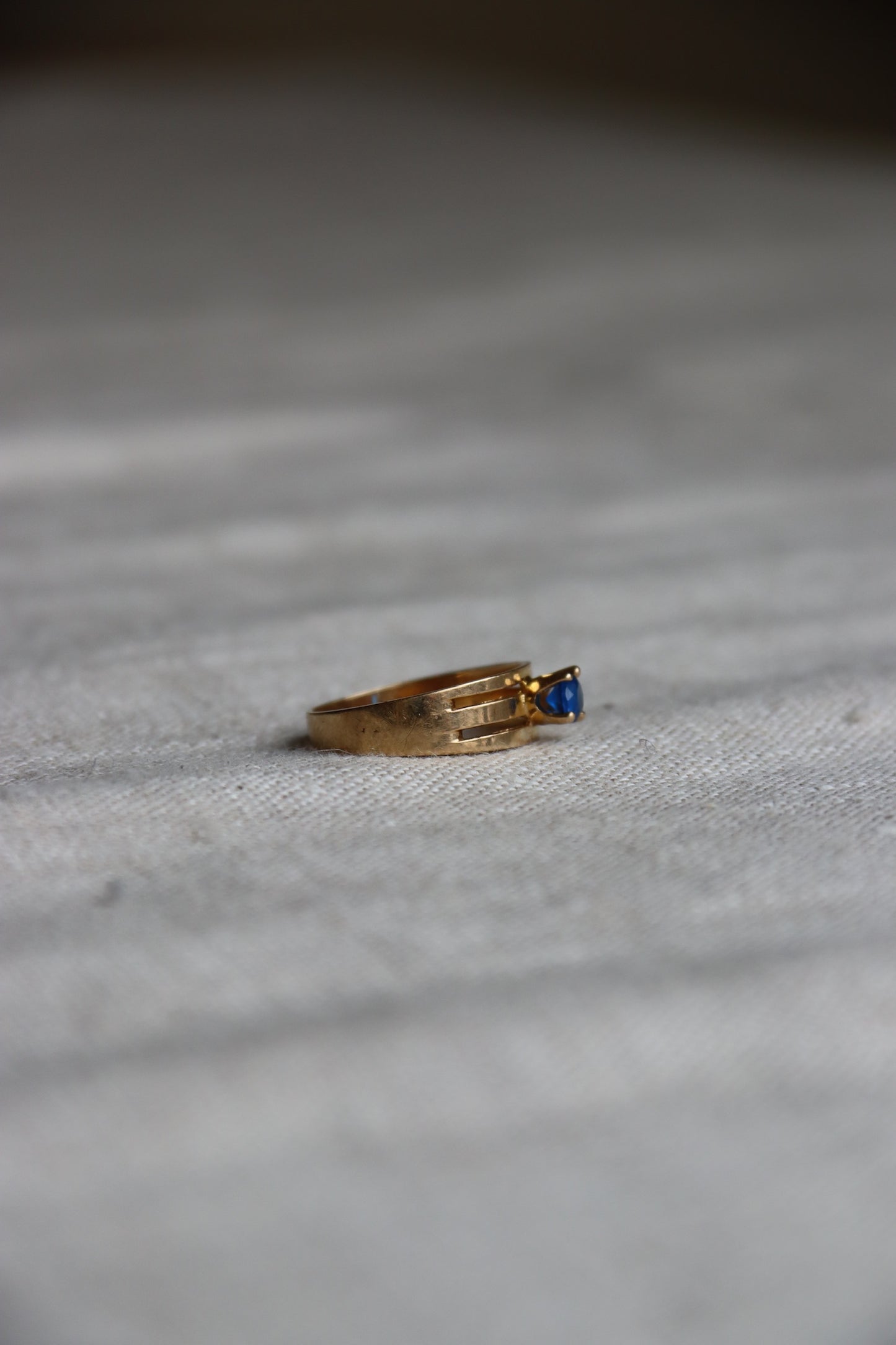 10K Spinel Contemporary Style Solitaire Ring