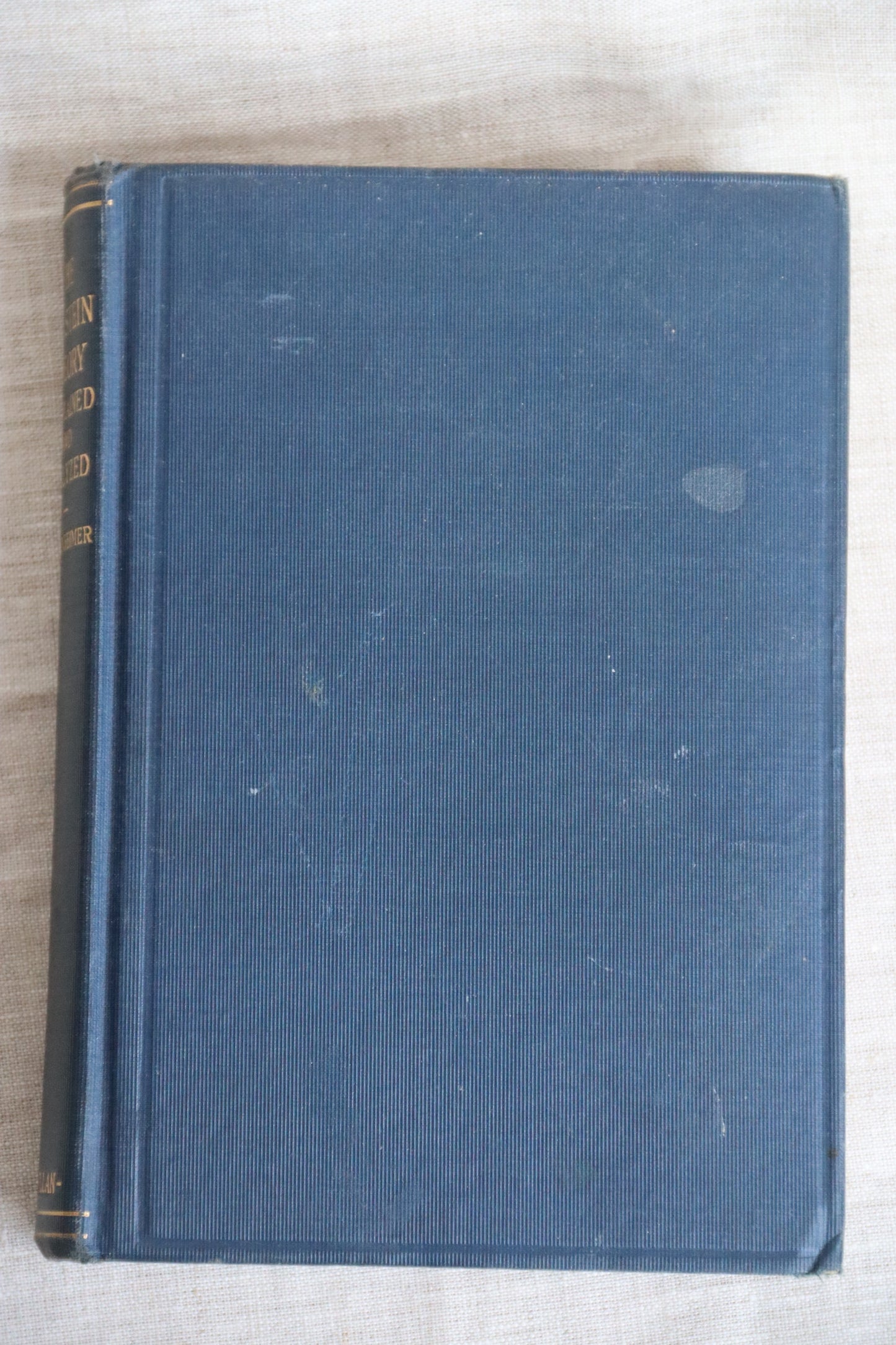 The Einstein Theory Explained and Analyzed - Guggenheimer