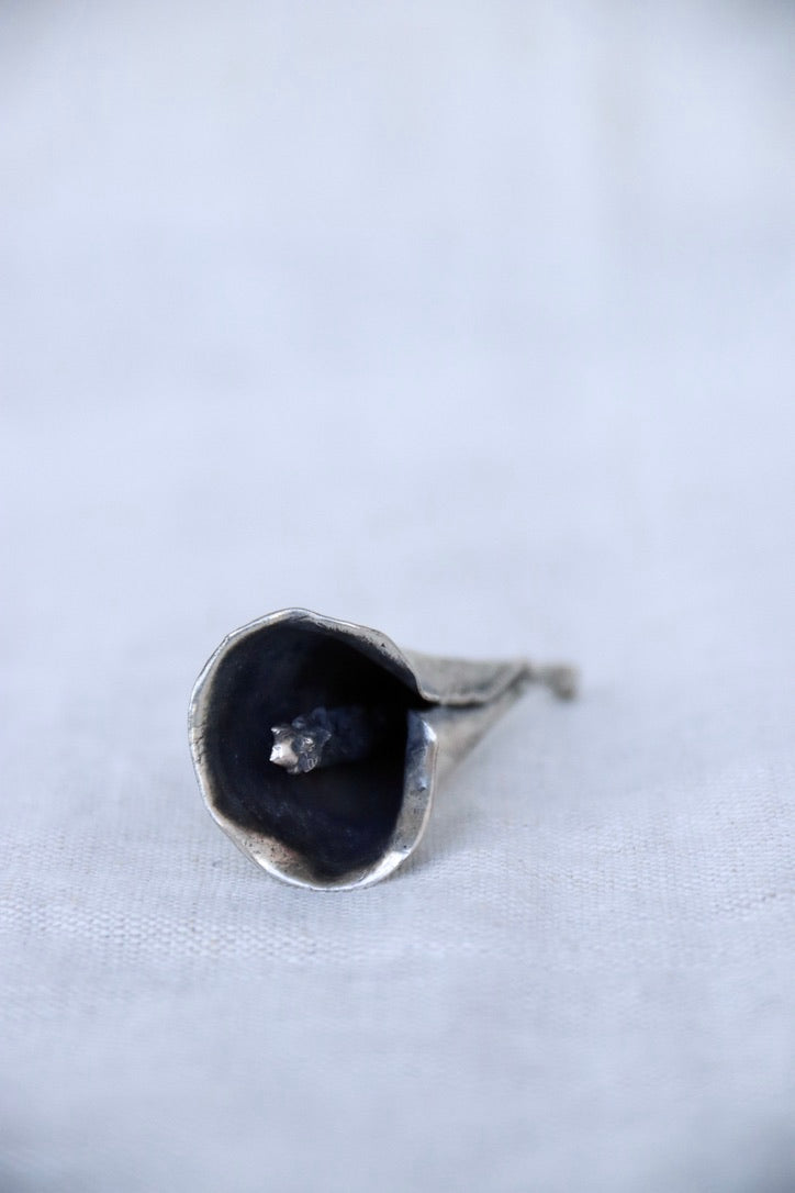 parish wager Sterling Silver cala lily pin