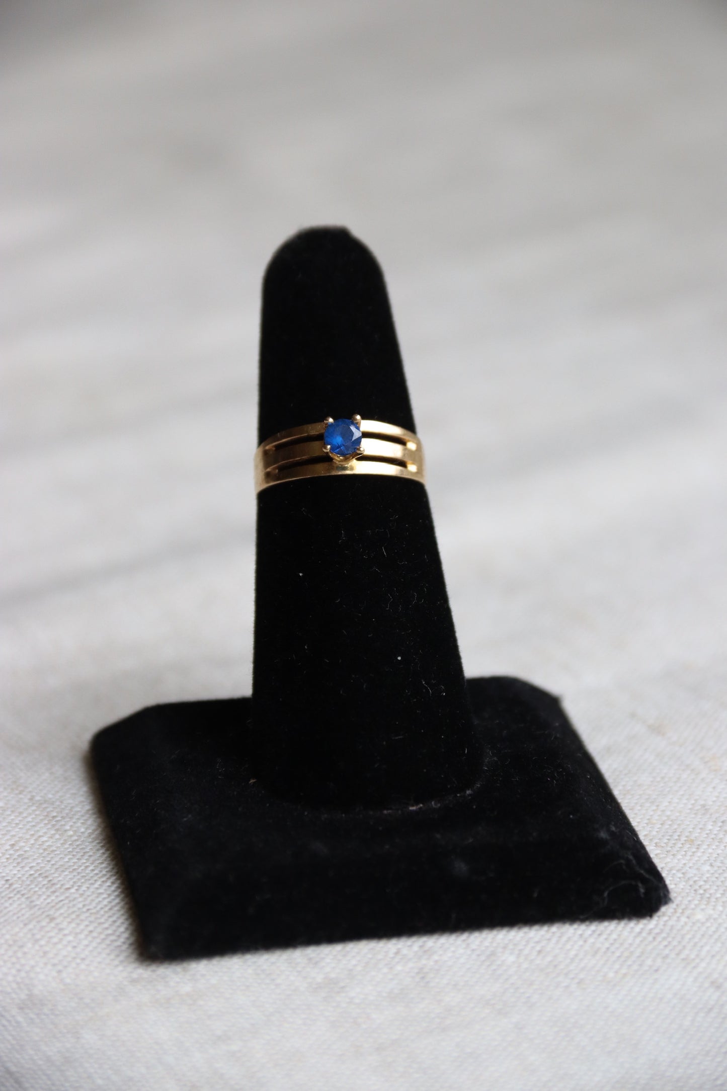 10K Spinel Contemporary Style Solitaire Ring