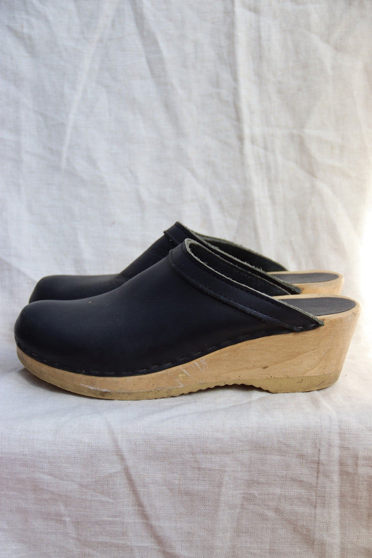 No. 6 Store Clogs