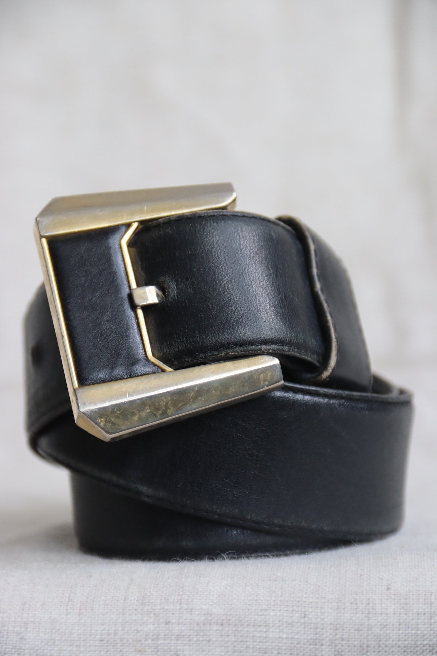 Vintage Liz Claiborne Black and Gold Belt