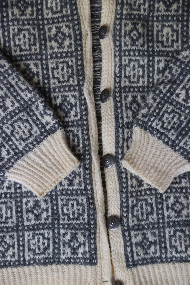 Vintage Grey and White Patterned Sweater