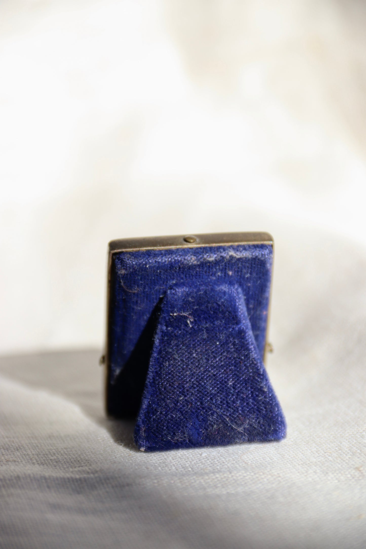 Miniature inlay frame