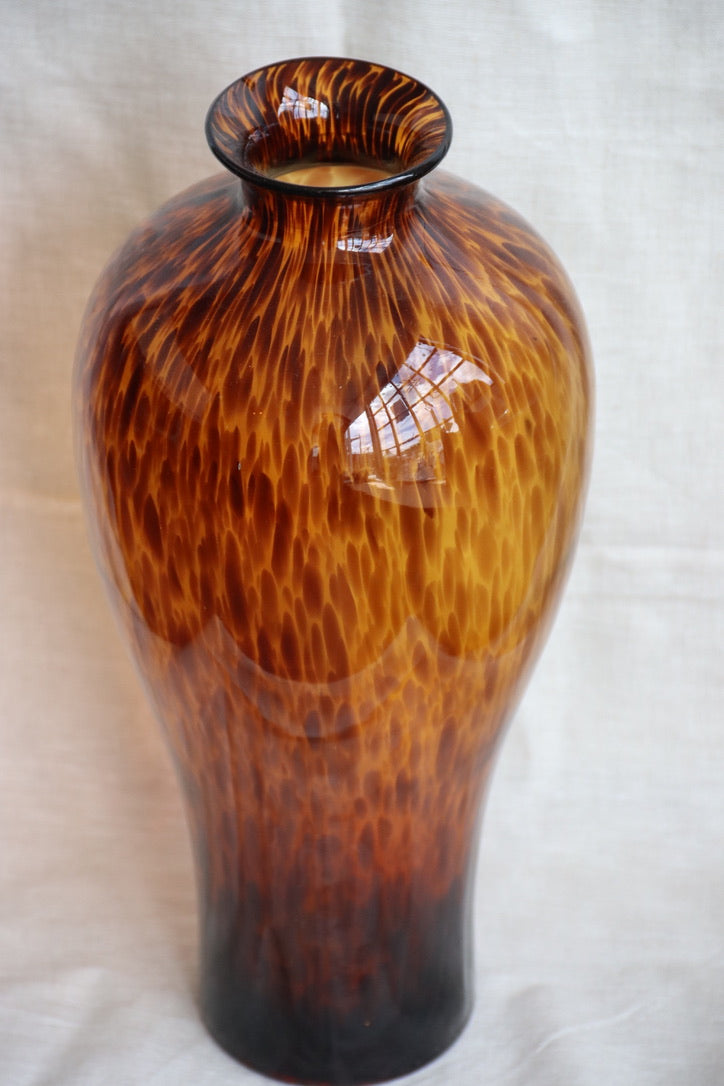 Two’s Company Large Brown Speckled Tortoise Vase