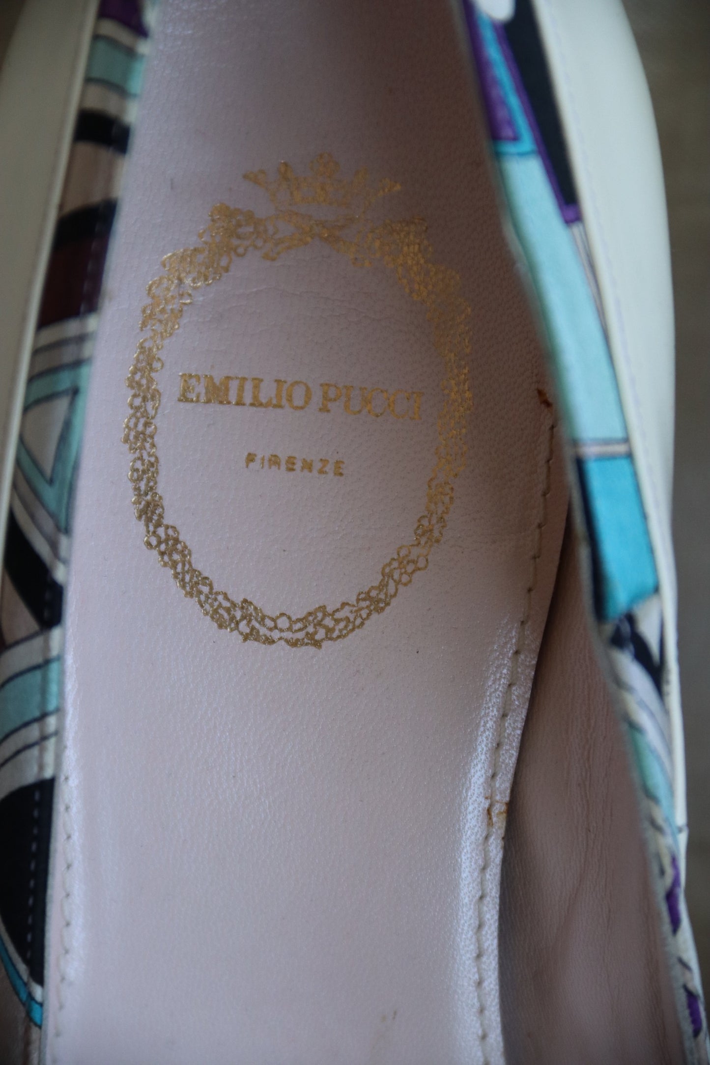 Emilio Pucci White Patent Heels - 40.5