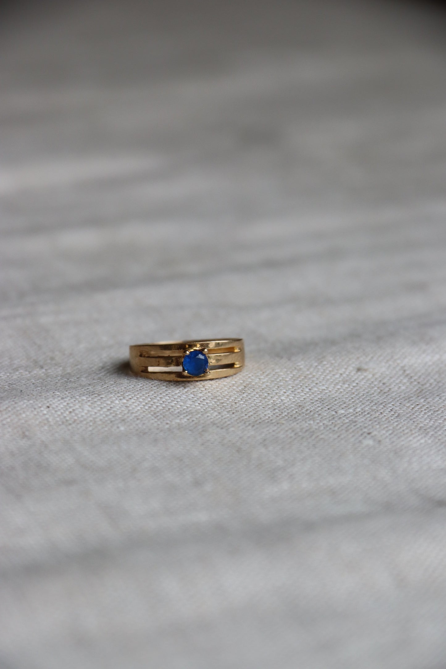 10K Spinel Contemporary Style Solitaire Ring