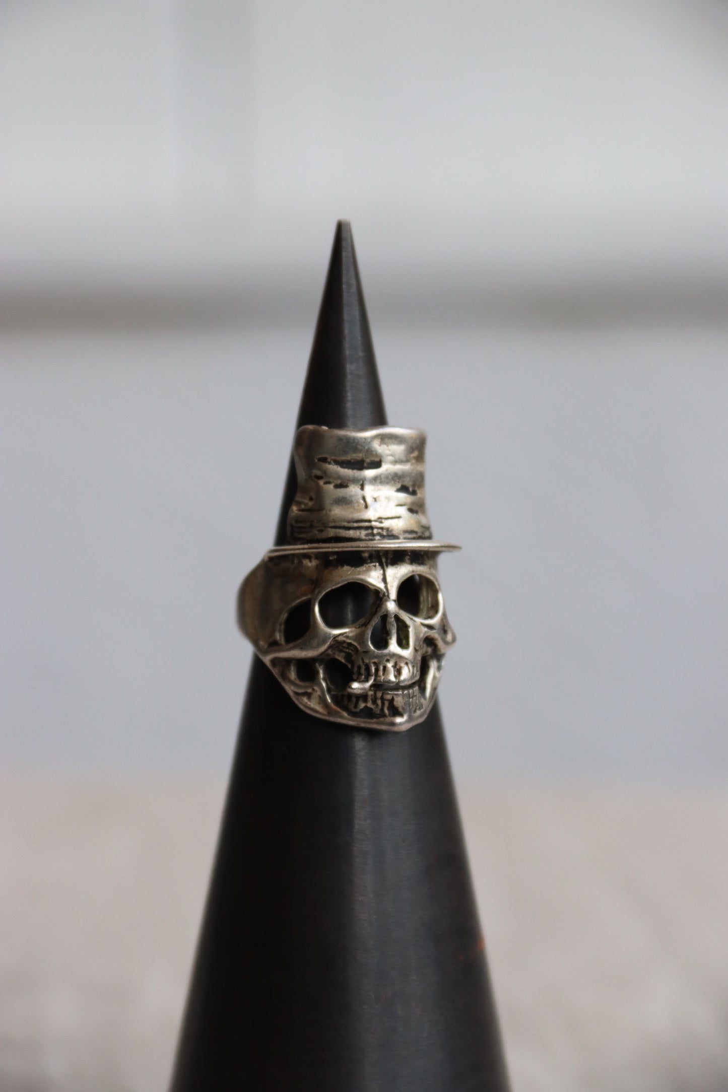 Sterling Silver Skull Ring with Top Hat
