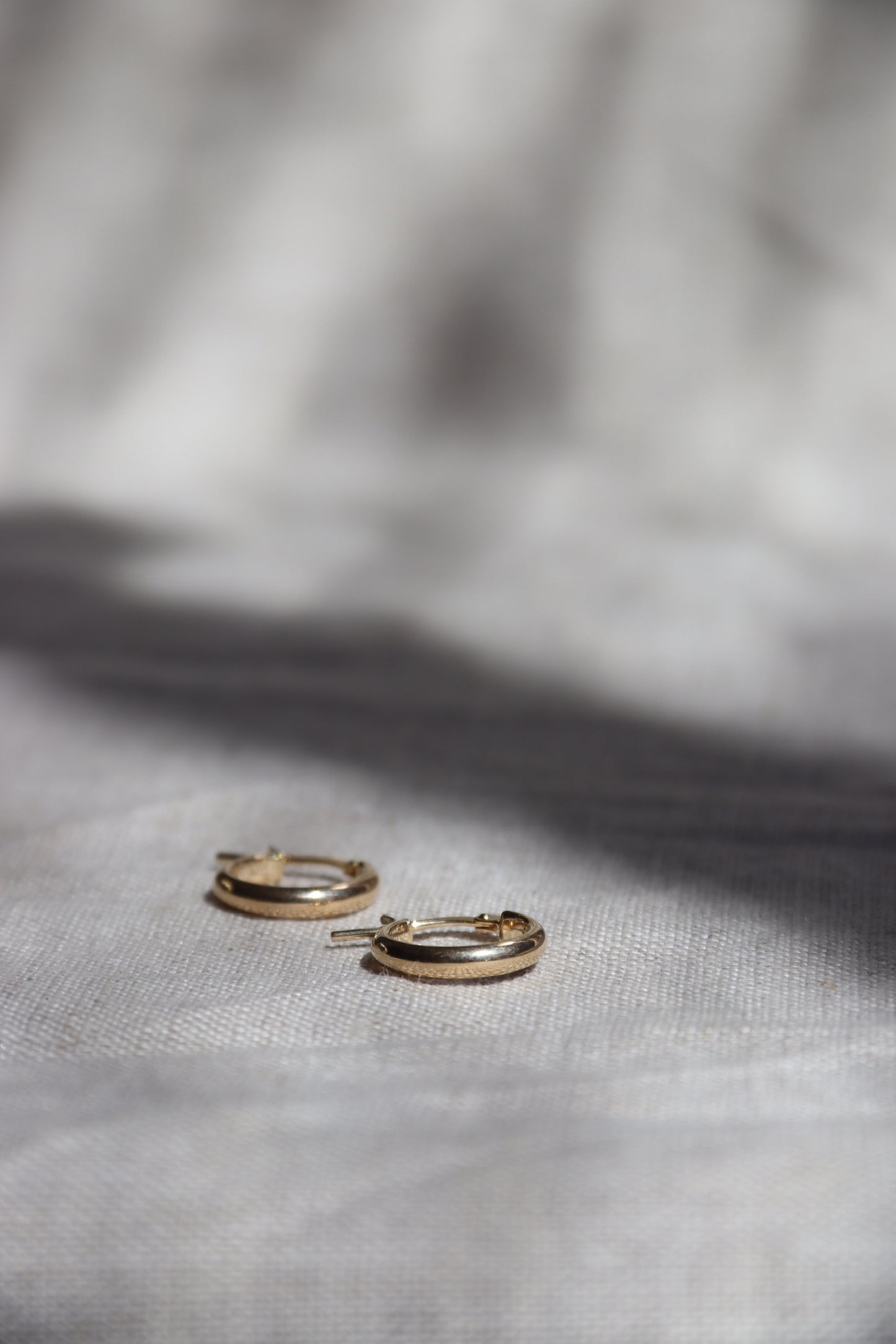 14K Gold Huggie Hoop Earrings