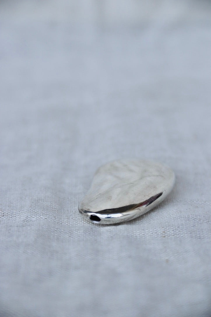elsa perreti Sterling Silver bean pendant - unsigned