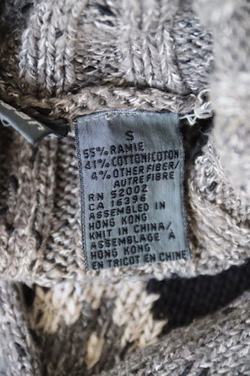 Liz Wear Black and White Sweater