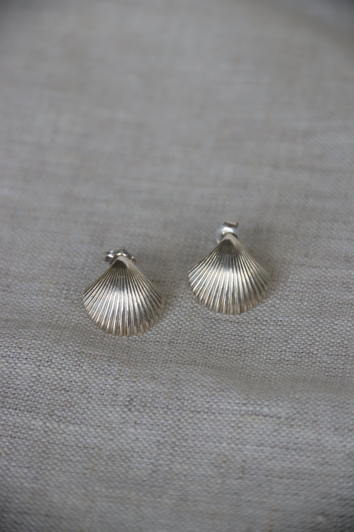 Sterling Silver Shell Bracelet and Earrings Set