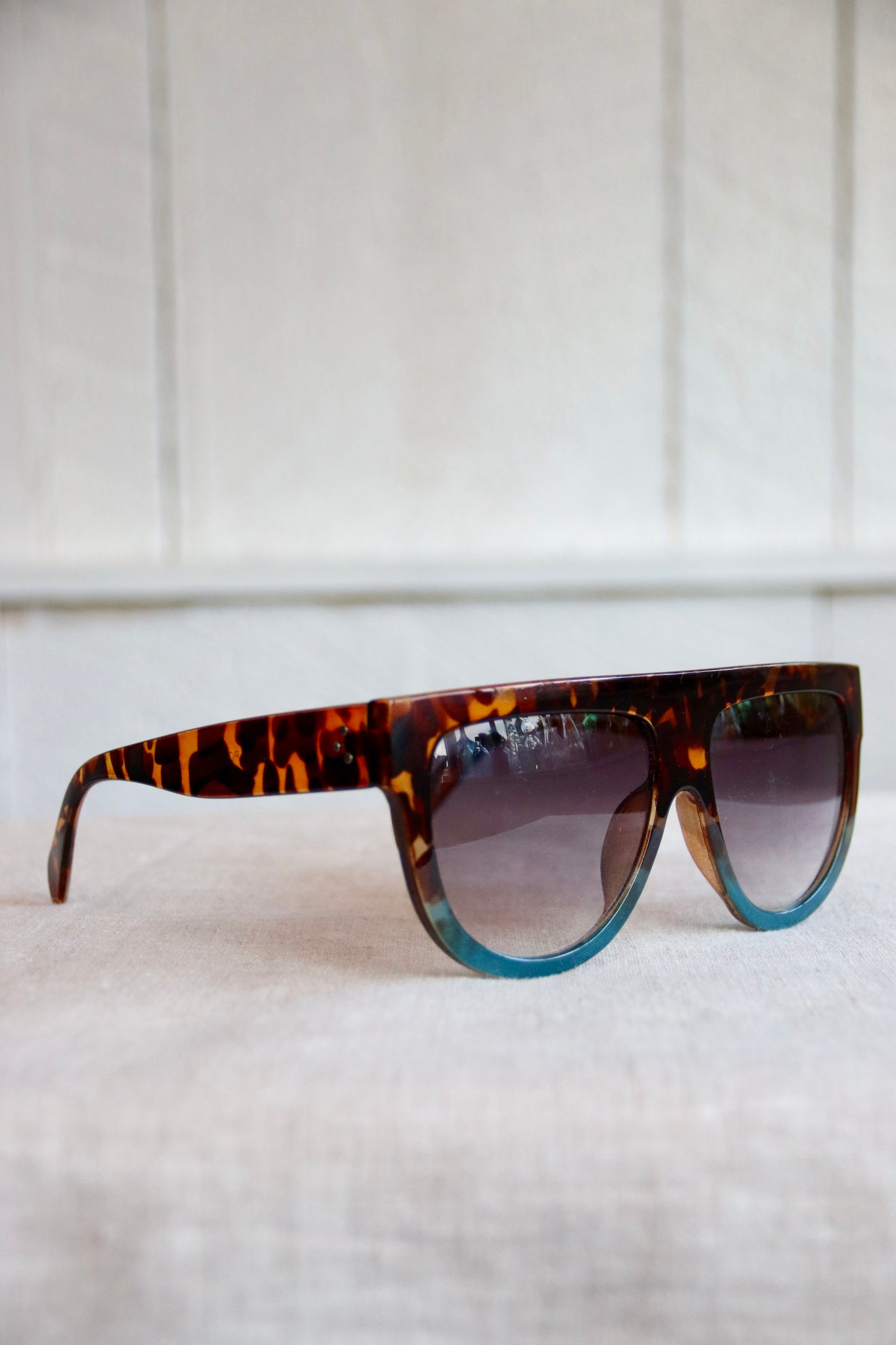 Unbranded Tortoise Shell and Turquoise Sunglasses