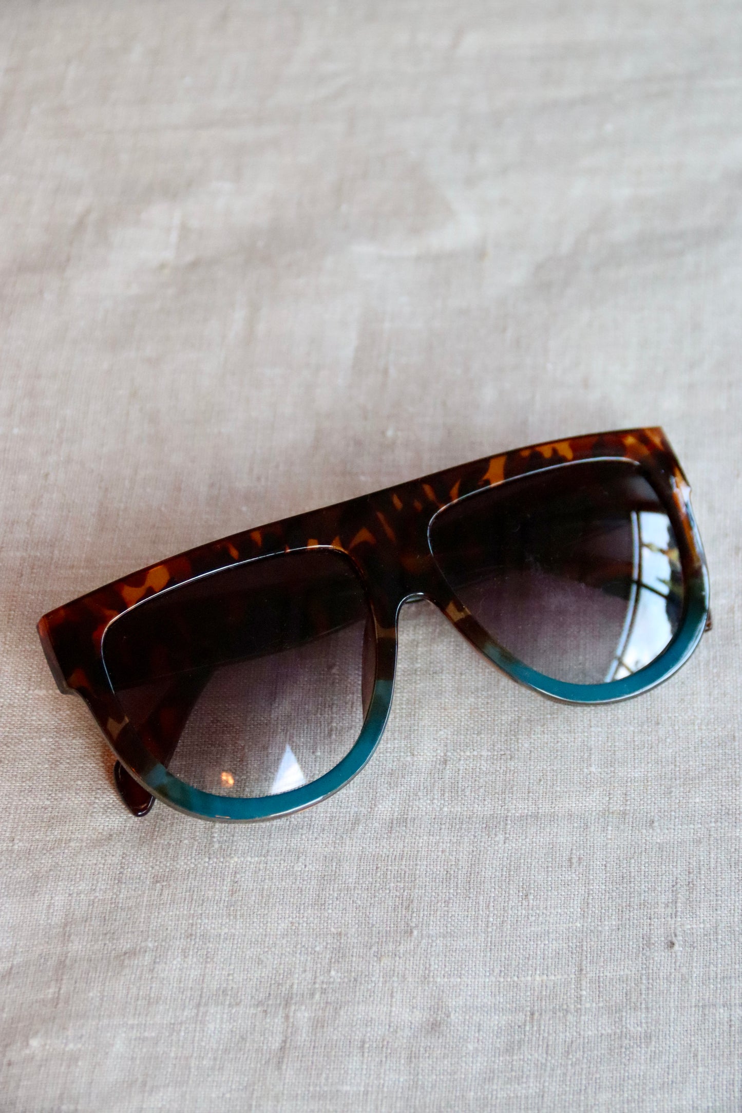 Unbranded Tortoise Shell and Turquoise Sunglasses