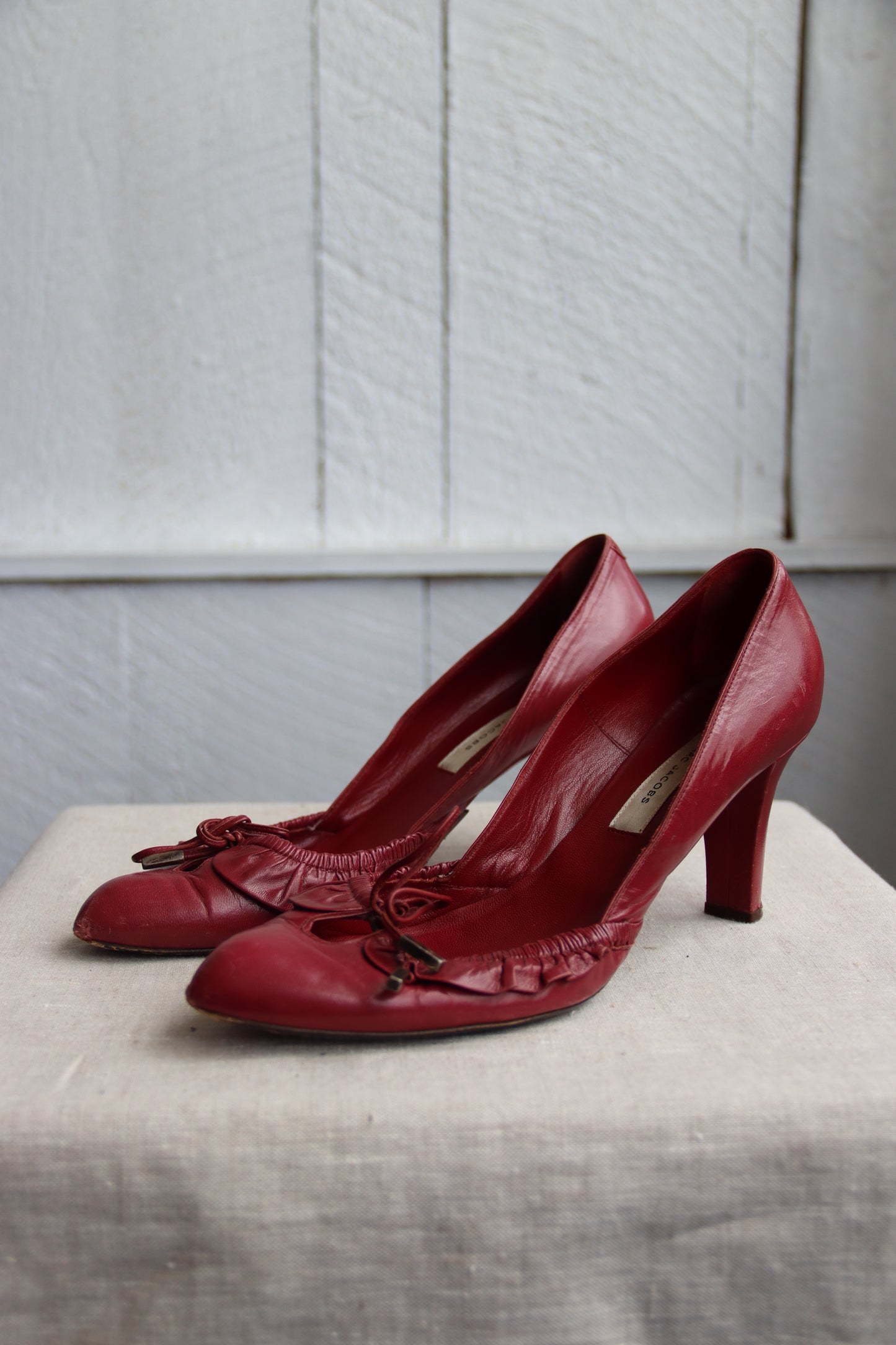 Marc Jacobs Burgundy Leather Ruffle Heels
