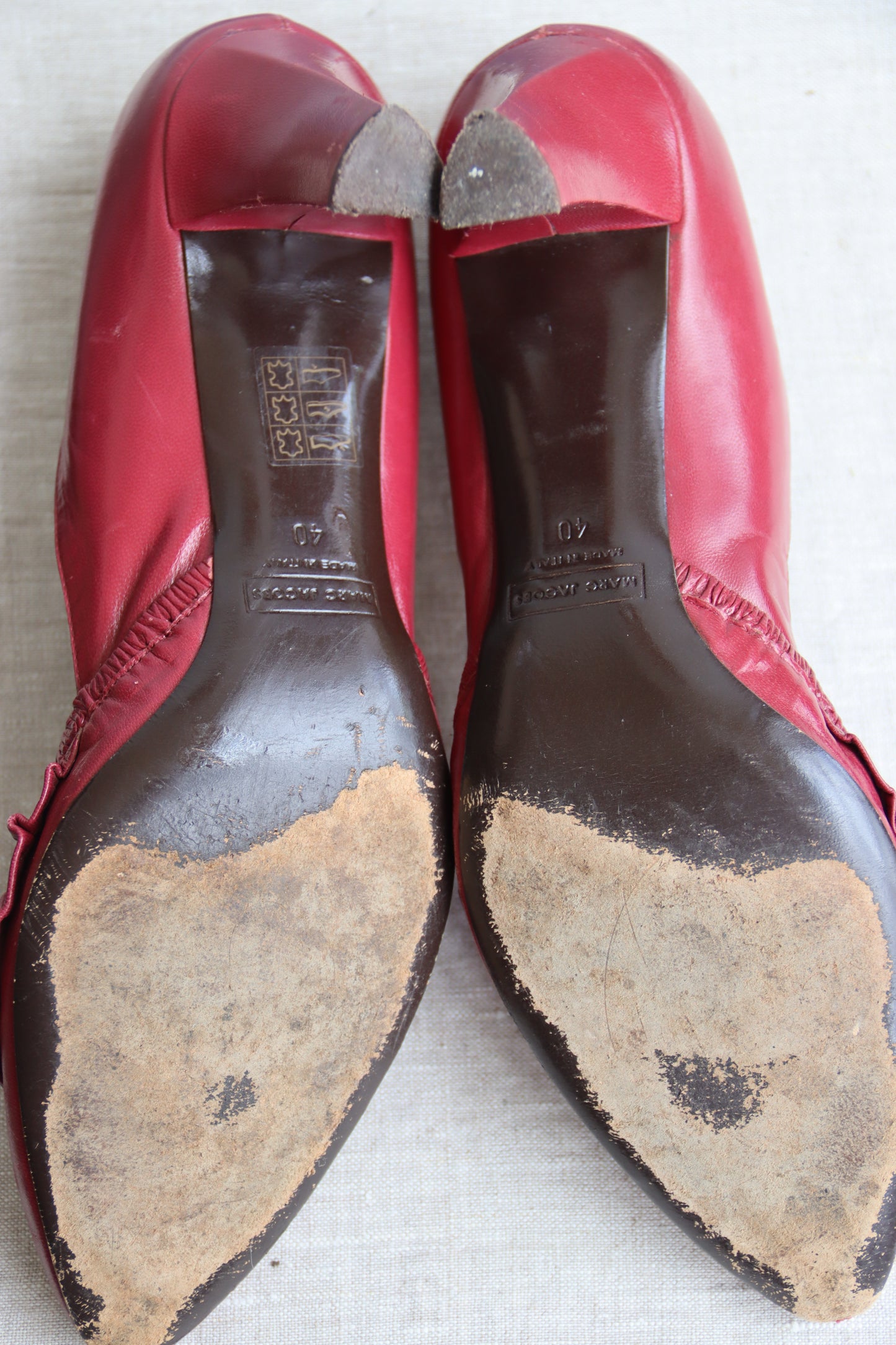 Marc Jacobs Burgundy Leather Ruffle Heels