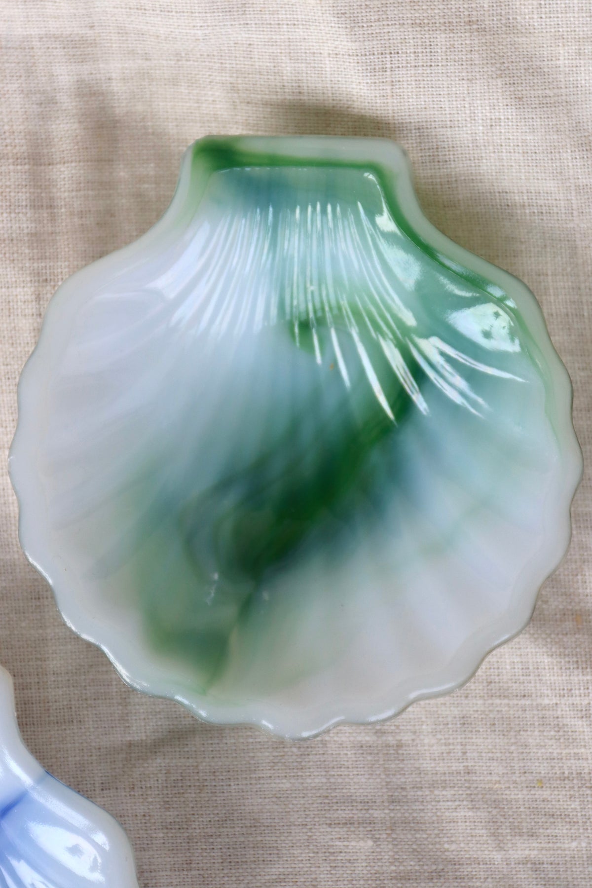 Set of 4 Marbled Glass Seashell Dishes