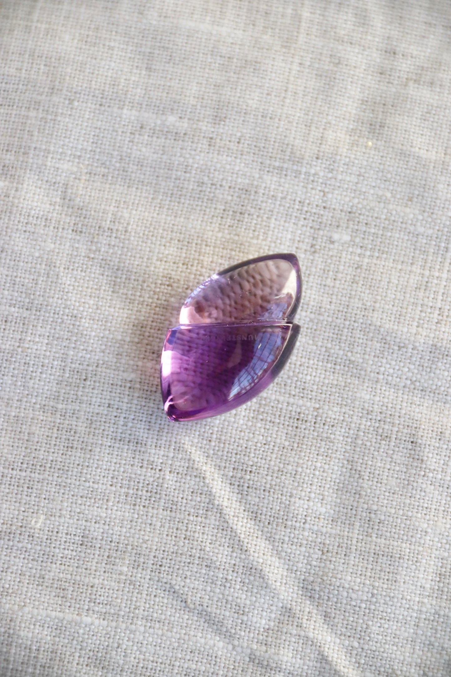 Munsteiner amethyst