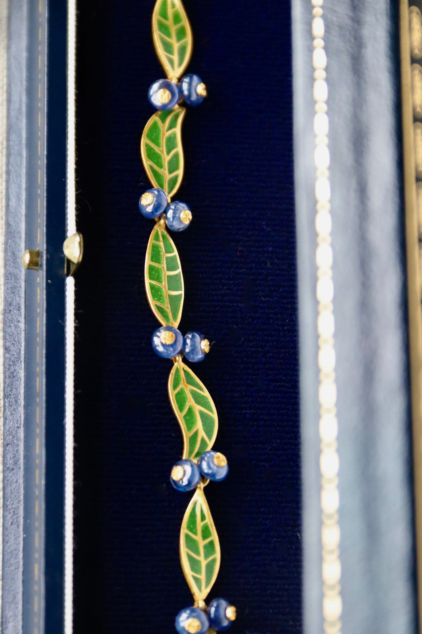 T.W. McClelland Sapphire Blueberry Bracelet - 18K Gold