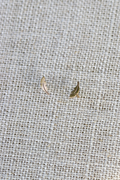 Zoe Chicco 14k Itty Bitty Feather Studs