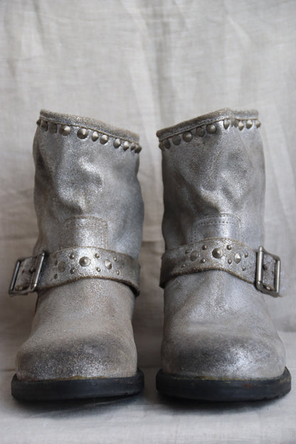 Mr. Wolf Silver Buckle Boots - 8.5