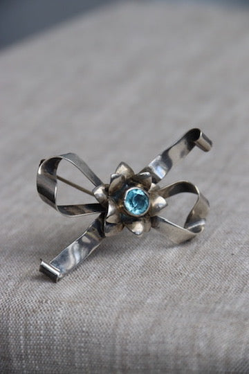 Sterling Silver Ribbon Bow Pin