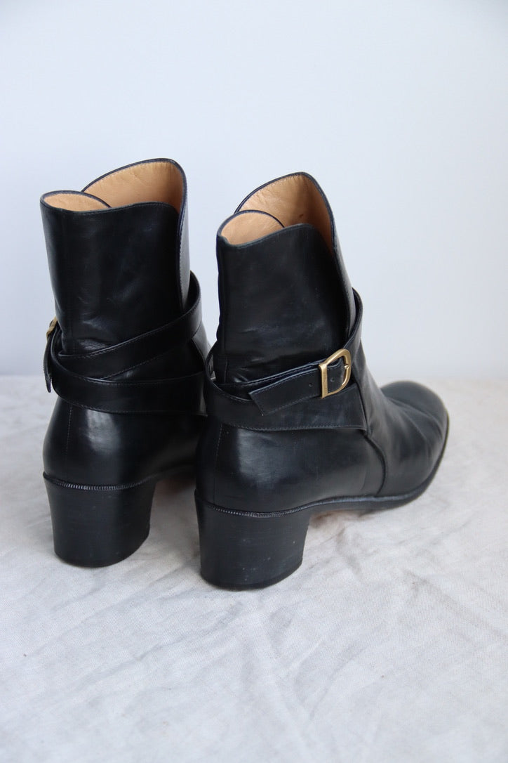 Ferragamo Black Leather Boots - 10