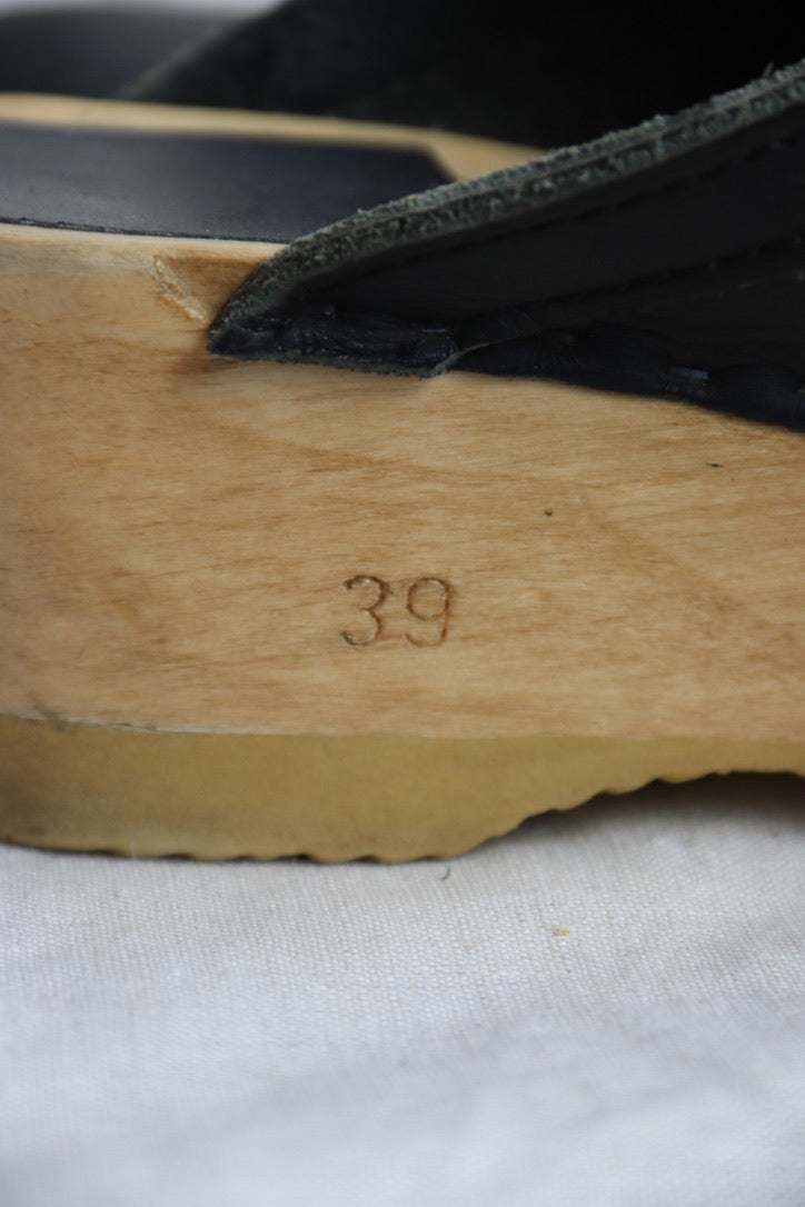 No. 6 Store Clogs