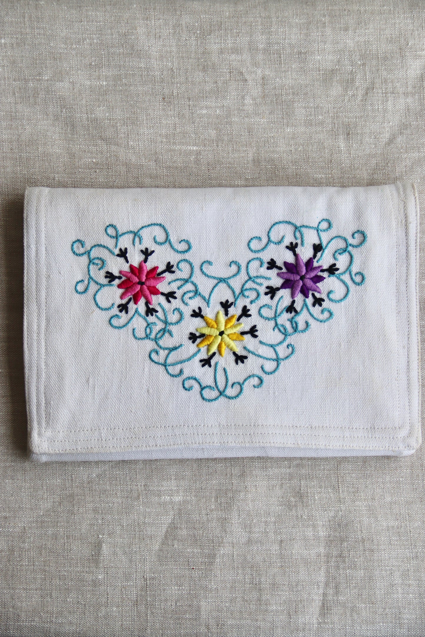 White Embroidered Floral Clutch