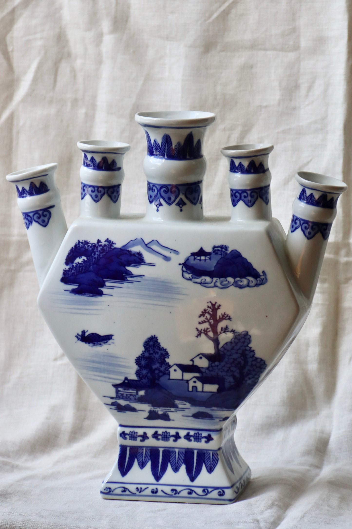 vintage Chinoiserie blue and white five-finger tulip vase