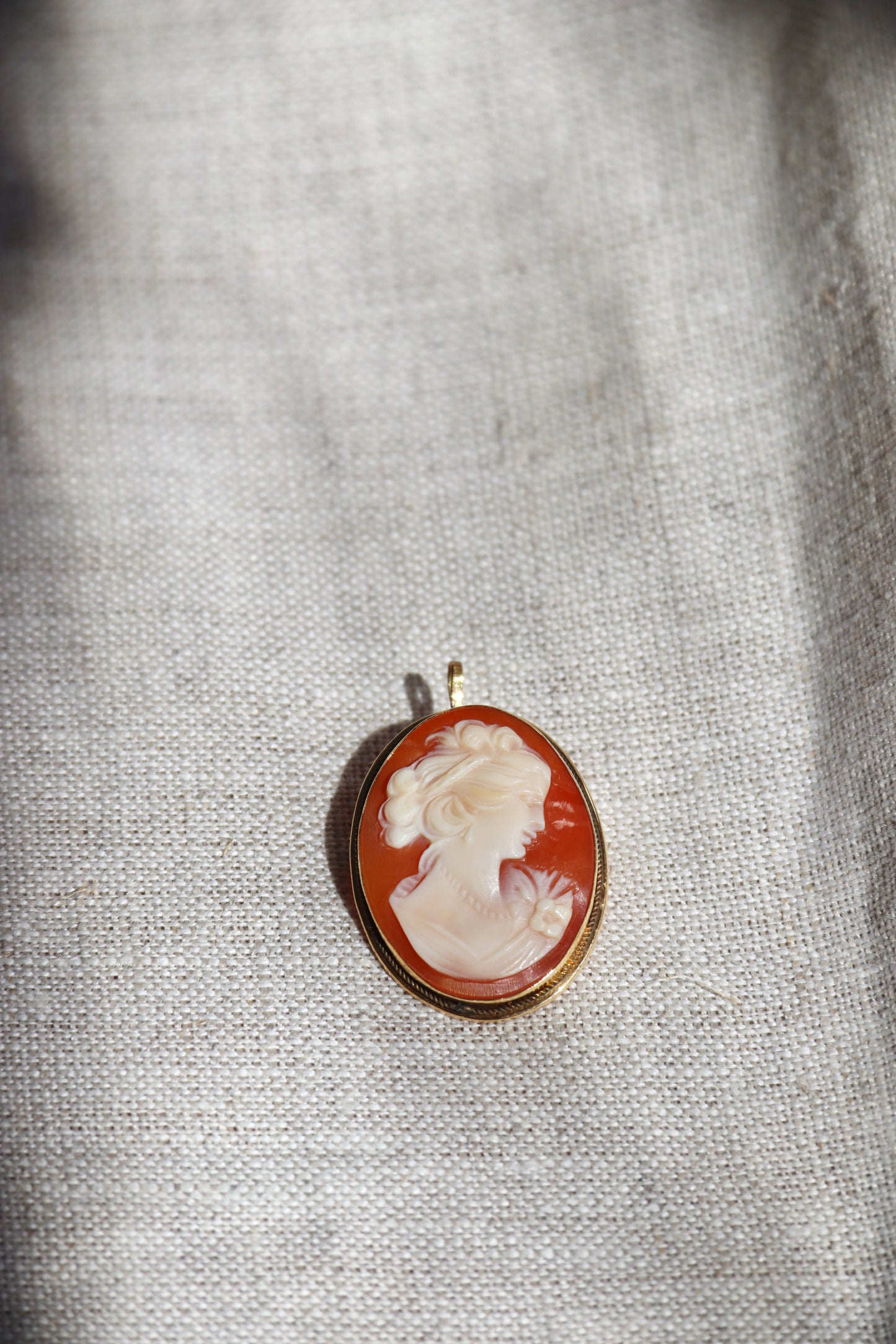 Shell Cameo Converter Brooch - 18K Yellow Gold