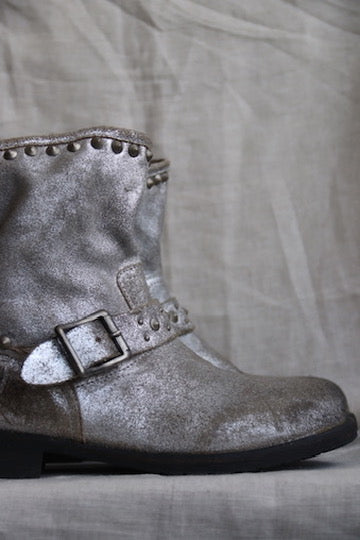 Mr. Wolf Silver Buckle Boots - 8.5