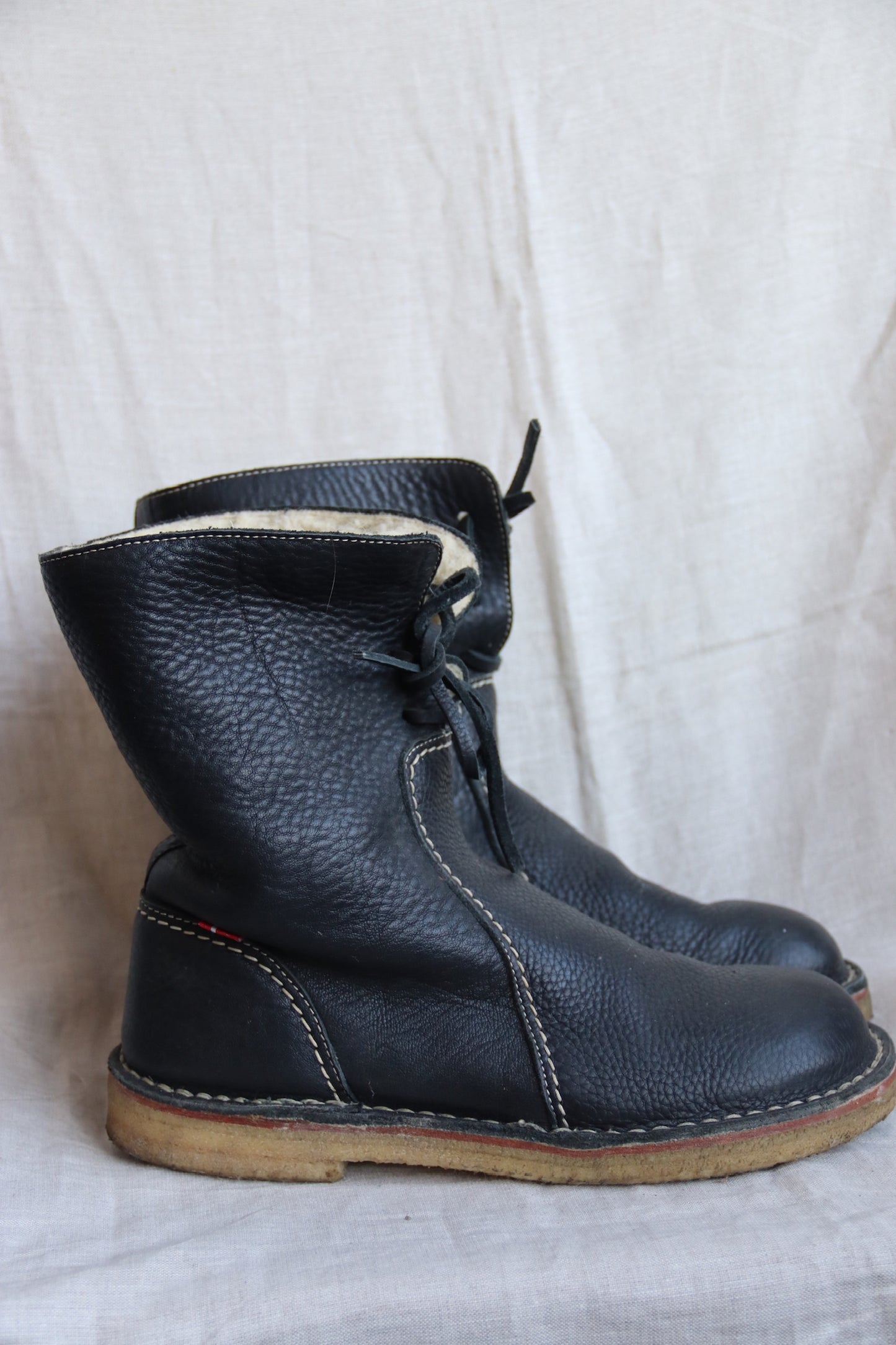 Duckfeet Black Leather and Sheepskin Boots