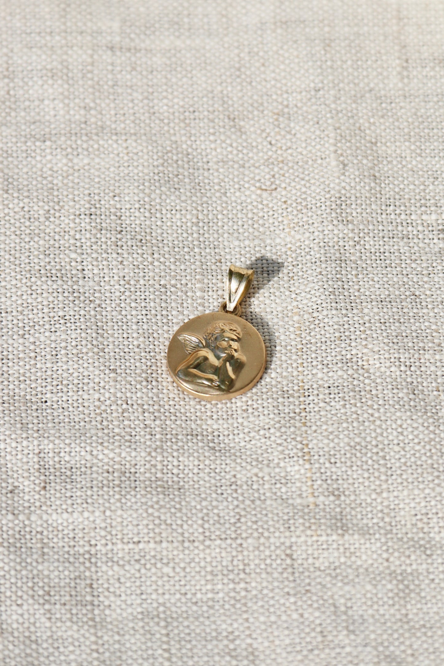 Cherub Angel Medallion Pendant - 14k Yellow Gold