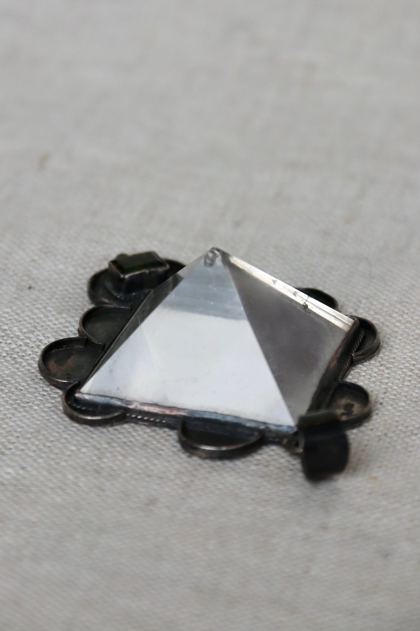 sterling silver pyramid pendant necklace - as is