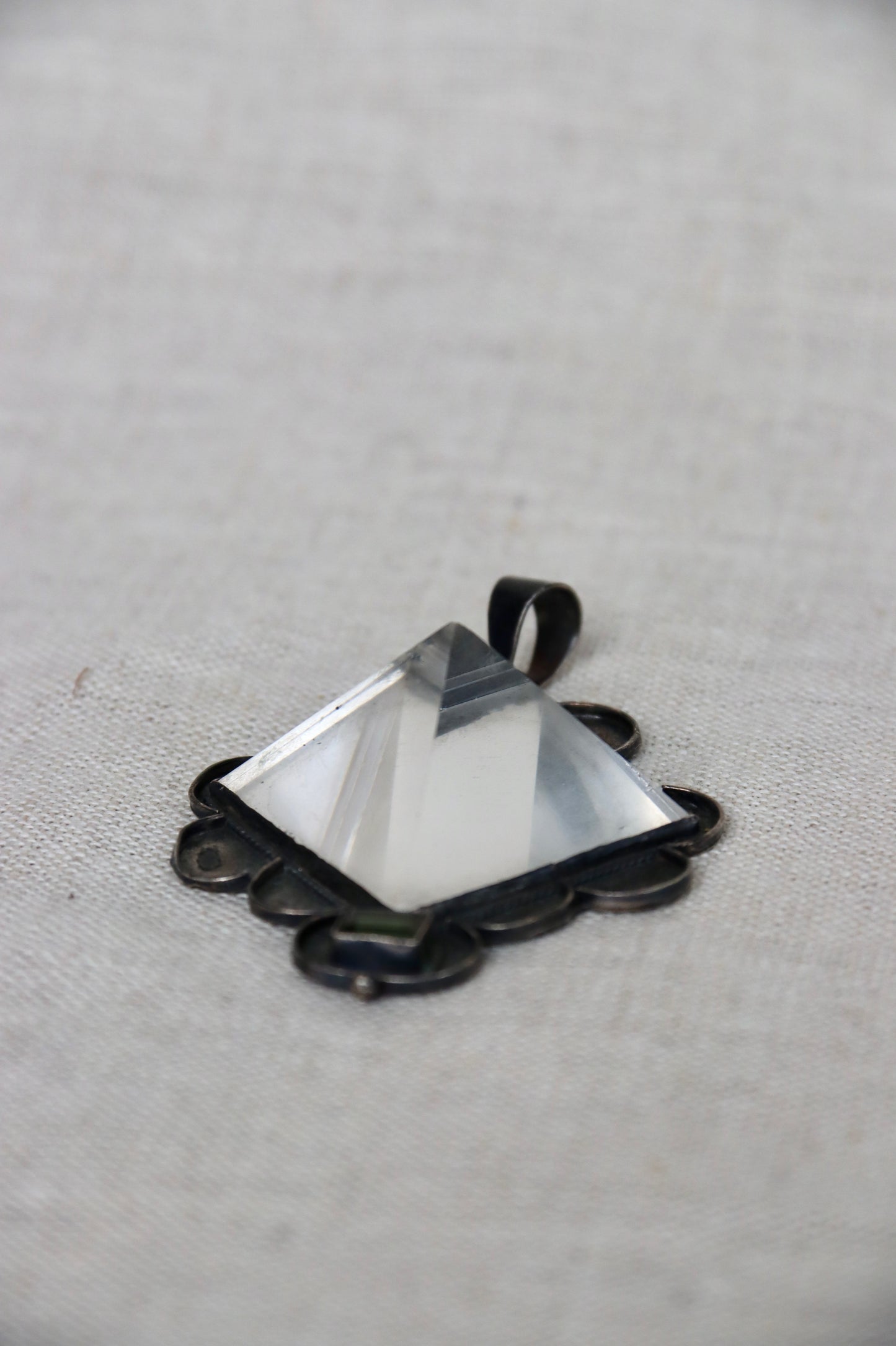 sterling silver pyramid pendant necklace - as is