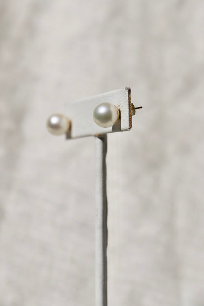 Pearl Stud Earrings - 14k Yellow Gold