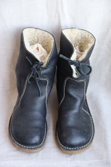 Duckfeet Black Leather and Sheepskin Boots