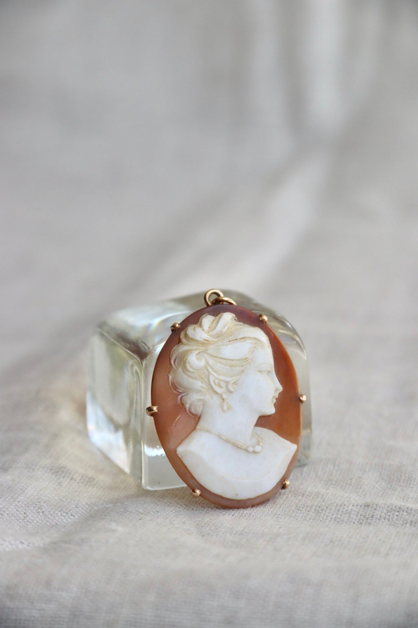 Shell Cameo Pendant - 14k Yellow Gold