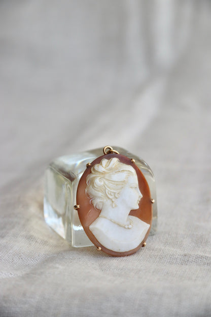 Shell Cameo Pendant - 14k Yellow Gold