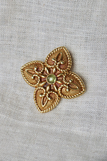 14K Yellow Gold Peridot Quatrefoil Hollow Pendant