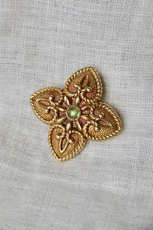14K Yellow Gold Peridot Quatrefoil Hollow Pendant
