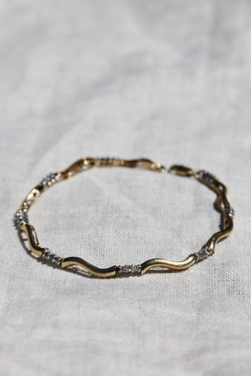 Diamond Wavy Link Bracelet - 10K