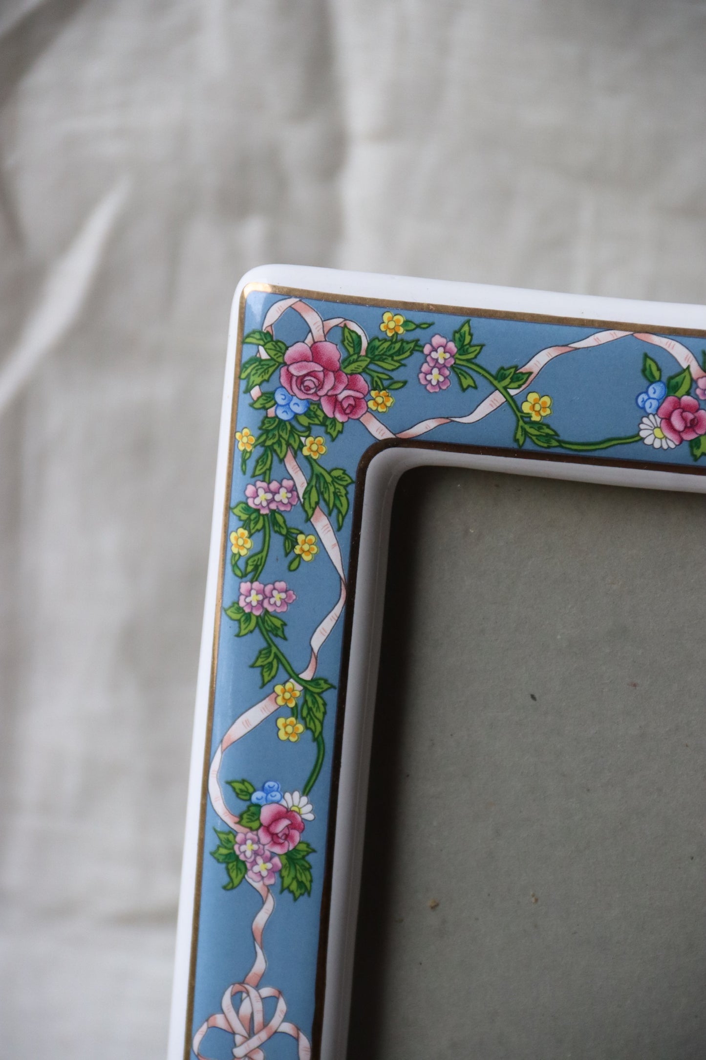 Terragrafics floral porcelain photo frame